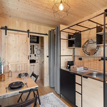 Fenus Tinyhouse In Malerischer Landschaft Fruemsen Dom wakacyjny *